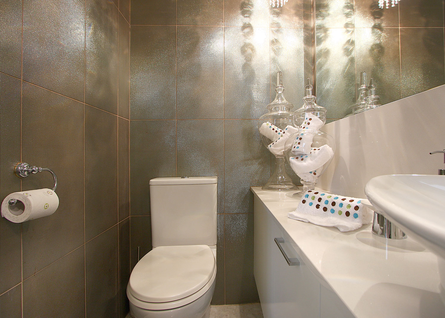 Powder_Room_Modern_Donvale